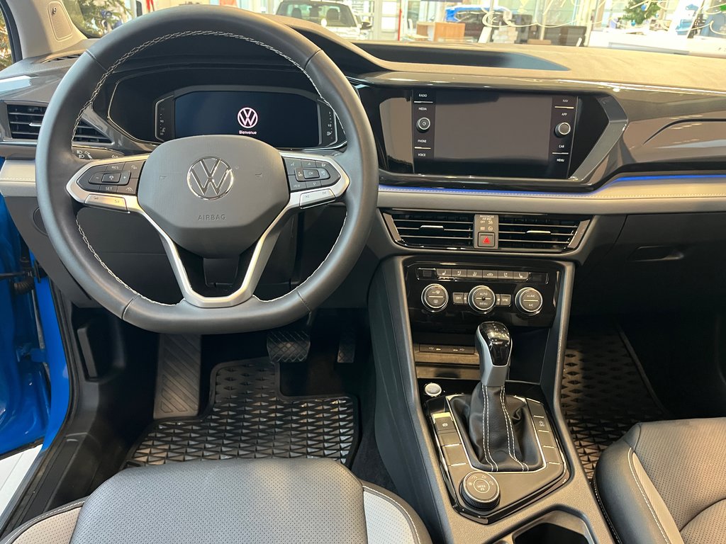 Volkswagen Taos Highline 2024 à Boucherville, Québec - 13 - w1024h768px