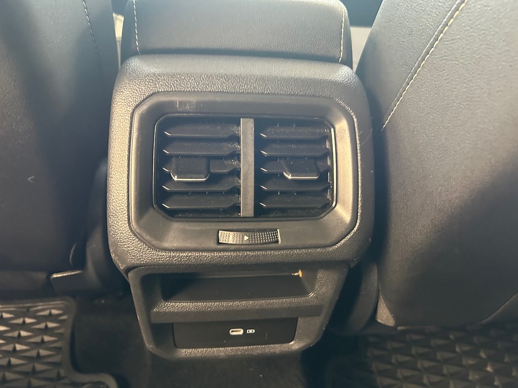 2024 Volkswagen Taos COMFORTLINE in Boucherville, Quebec - 33 - w1024h768px