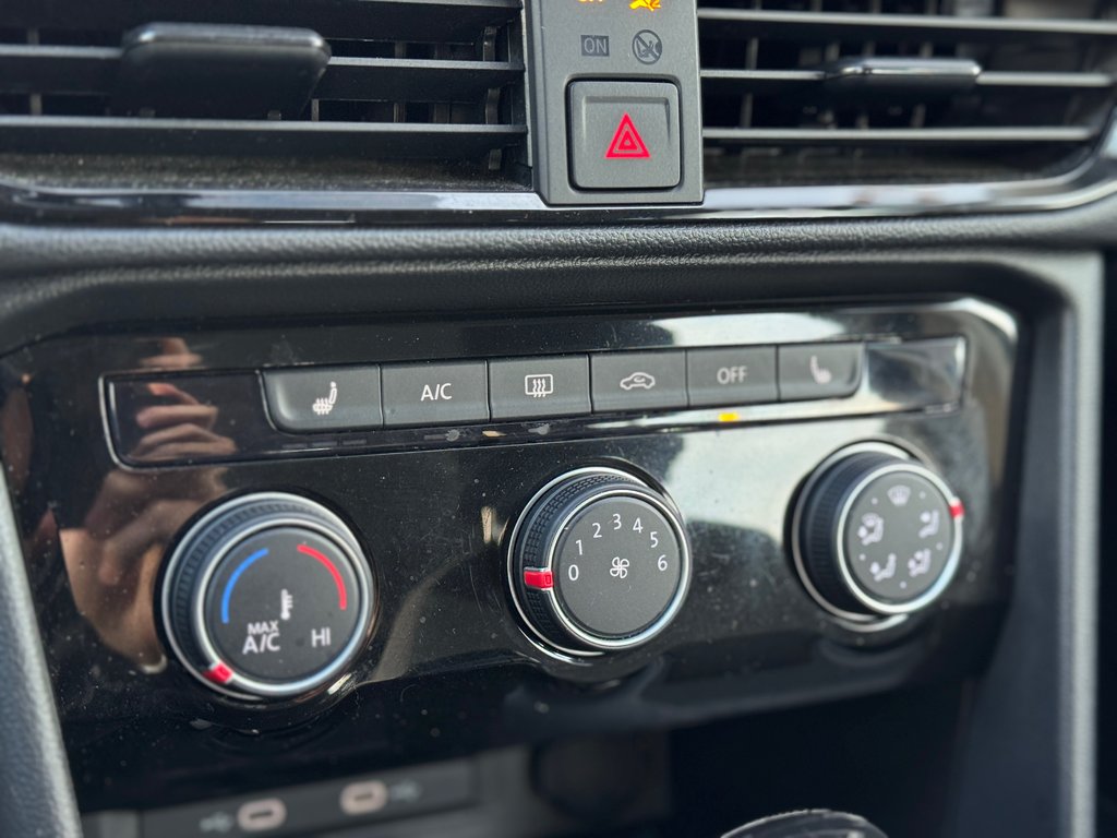 2024 Volkswagen Taos Trendline  Cam.Rec Sieg.Chauff Mag Air.Clim in Terrebonne, Quebec - 17 - w1024h768px