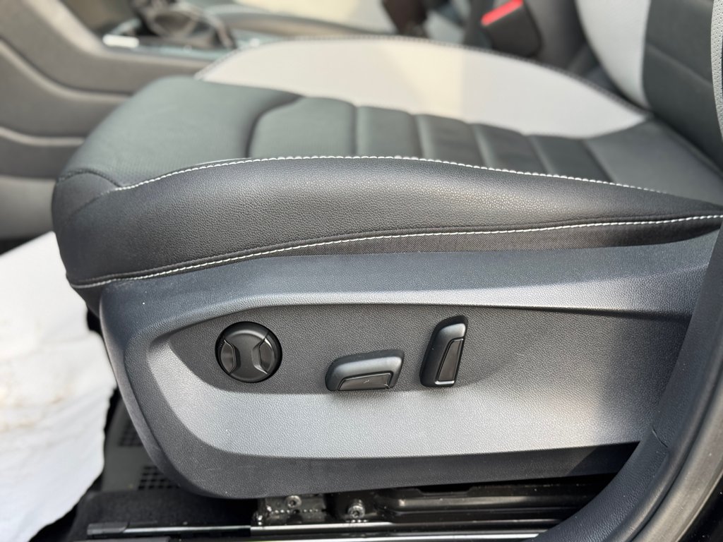 Volkswagen Taos Highline Black Package Bas Kilométrage AWD 2024 à Terrebonne, Québec - 9 - w1024h768px