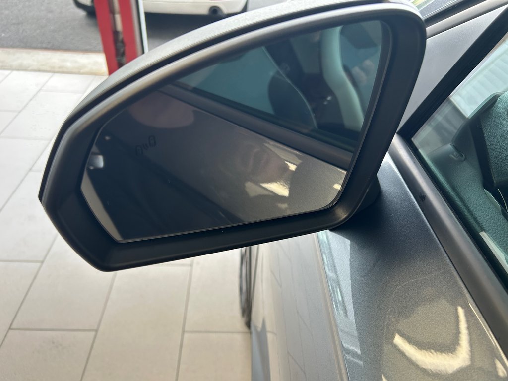 2025 Volkswagen Taos Trendline in Boucherville, Quebec - 8 - w1024h768px