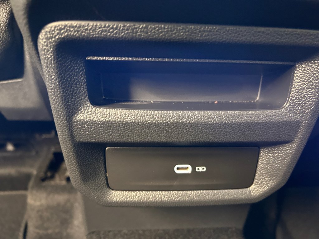 2025 Volkswagen Taos Highline in Boucherville, Quebec - 27 - w1024h768px