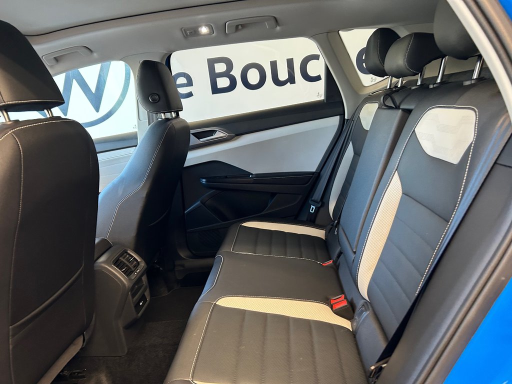2025 Volkswagen Taos Highline in Boucherville, Quebec - 25 - w1024h768px