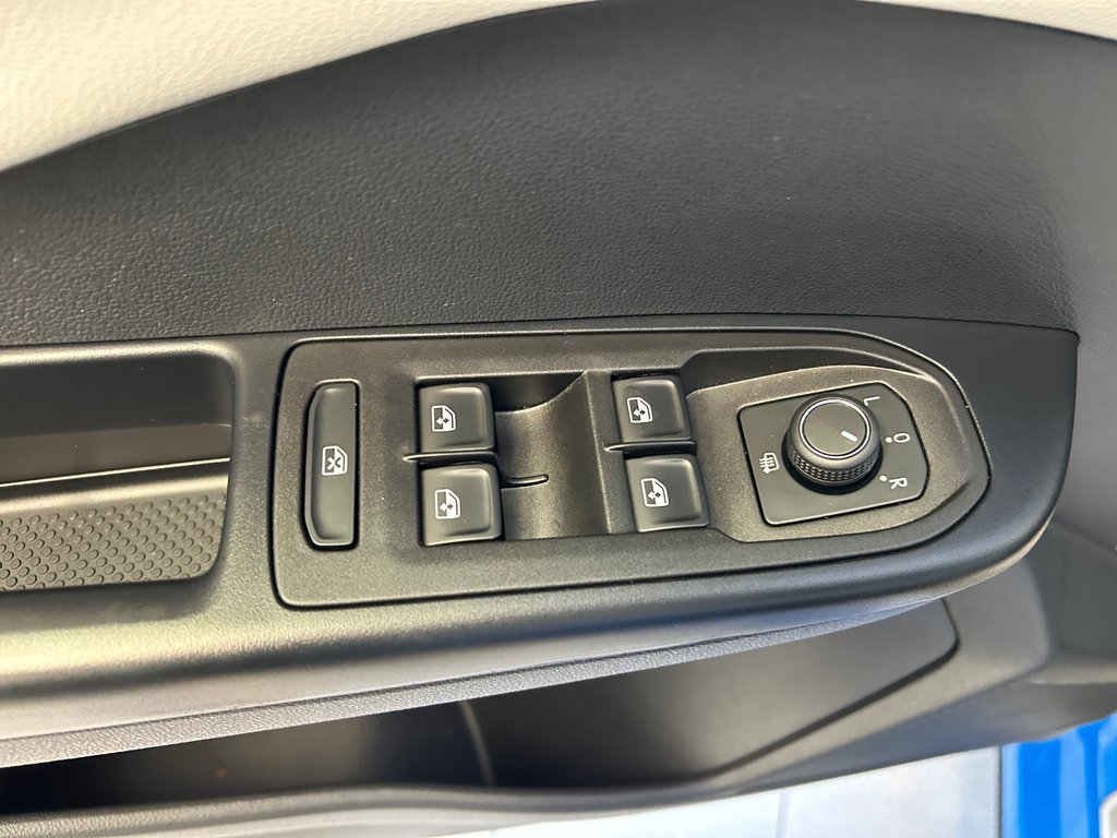 2025 Volkswagen Taos Highline in Boucherville, Quebec - 15 - w1024h768px