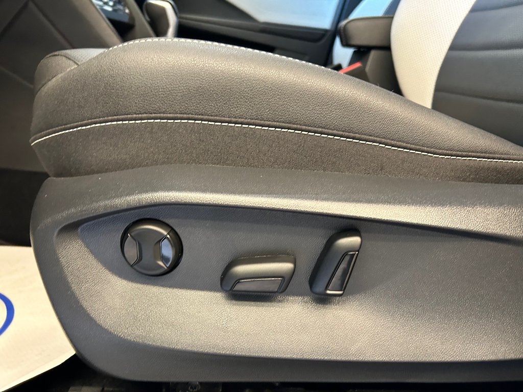 2025 Volkswagen Taos Highline in Boucherville, Quebec - 13 - w1024h768px