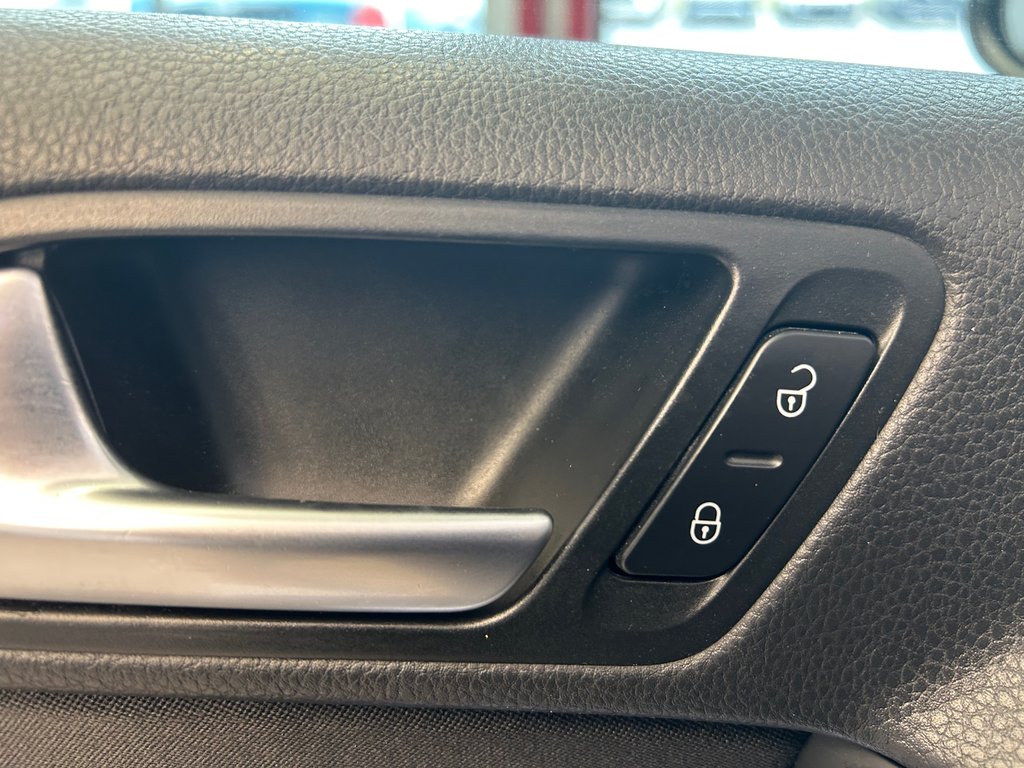 Volkswagen Tiguan TRENDLINE 2015 à Boucherville, Québec - 16 - w1024h768px