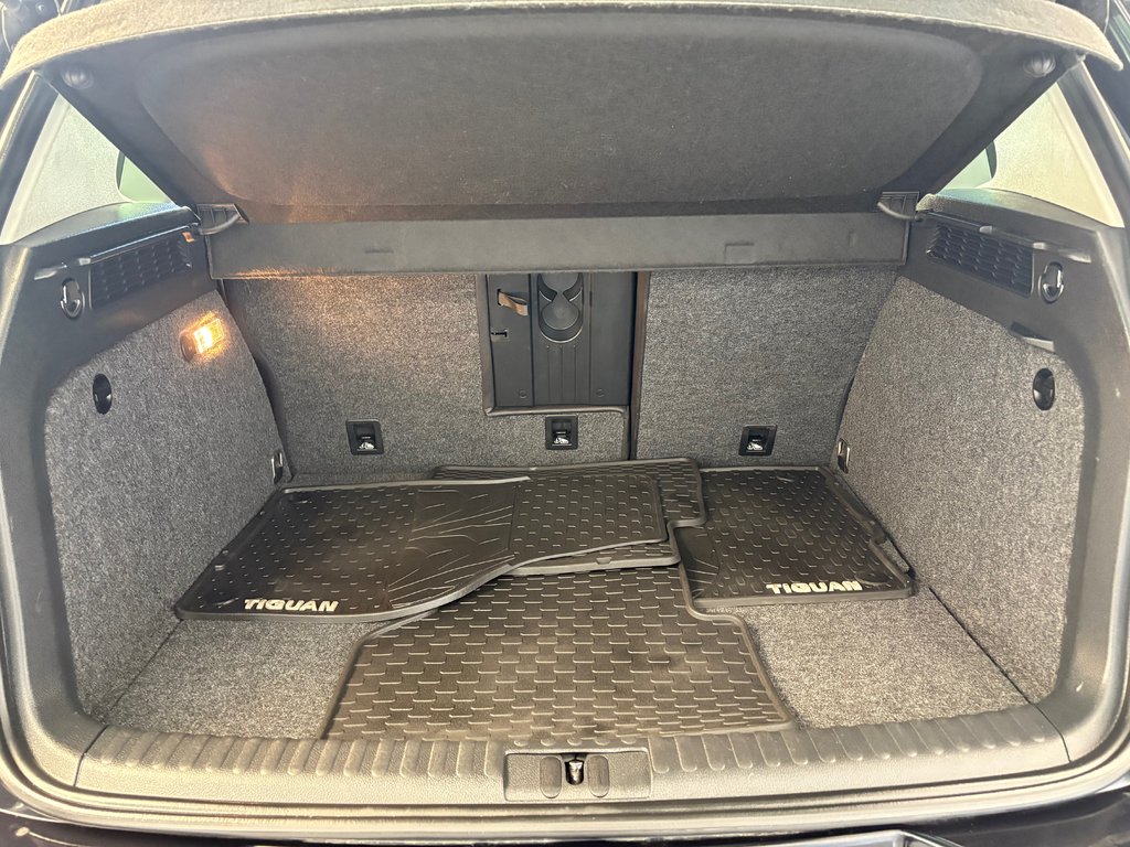2017 Volkswagen Tiguan Comfortline in Boucherville, Quebec - 28 - w1024h768px