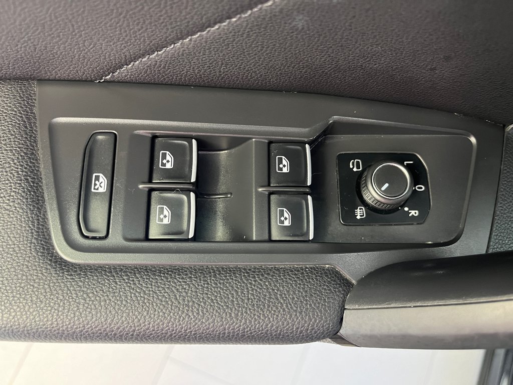 2019 Volkswagen Tiguan Highline in Boucherville, Quebec - 24 - w1024h768px