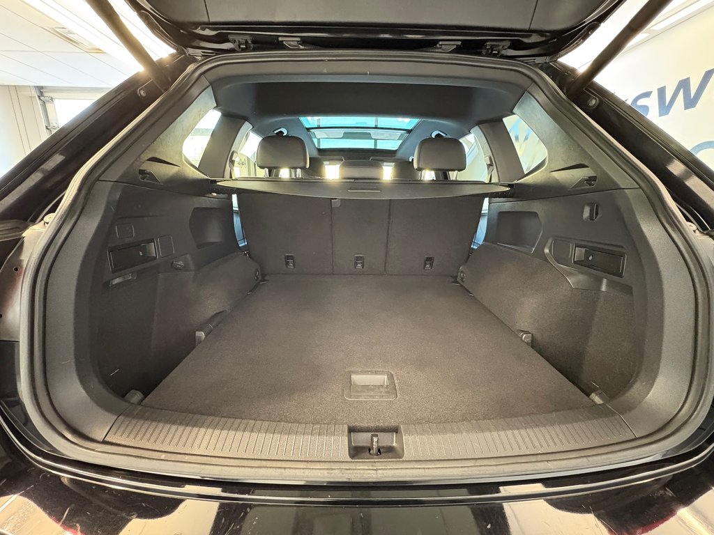 2019 Volkswagen Tiguan Highline in Boucherville, Quebec - 10 - w1024h768px