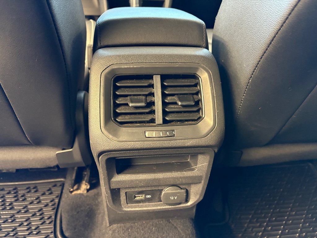 2019 Volkswagen Tiguan Highline in Boucherville, Quebec - 33 - w1024h768px