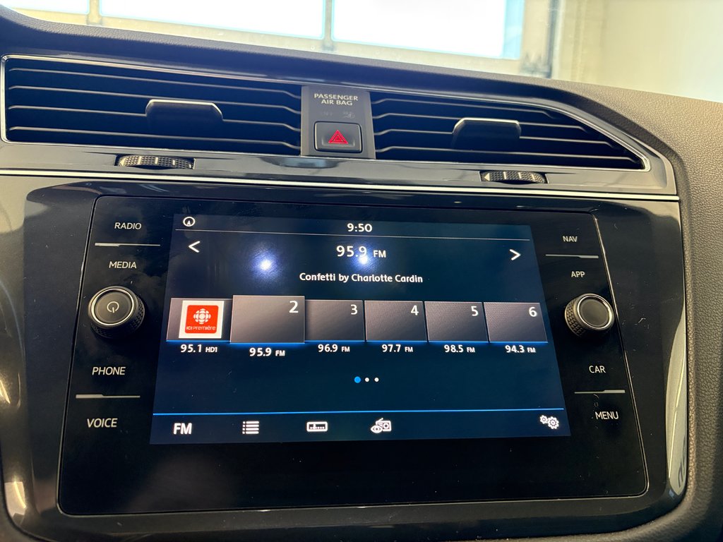 2019 Volkswagen Tiguan Highline in Boucherville, Quebec - 22 - w1024h768px