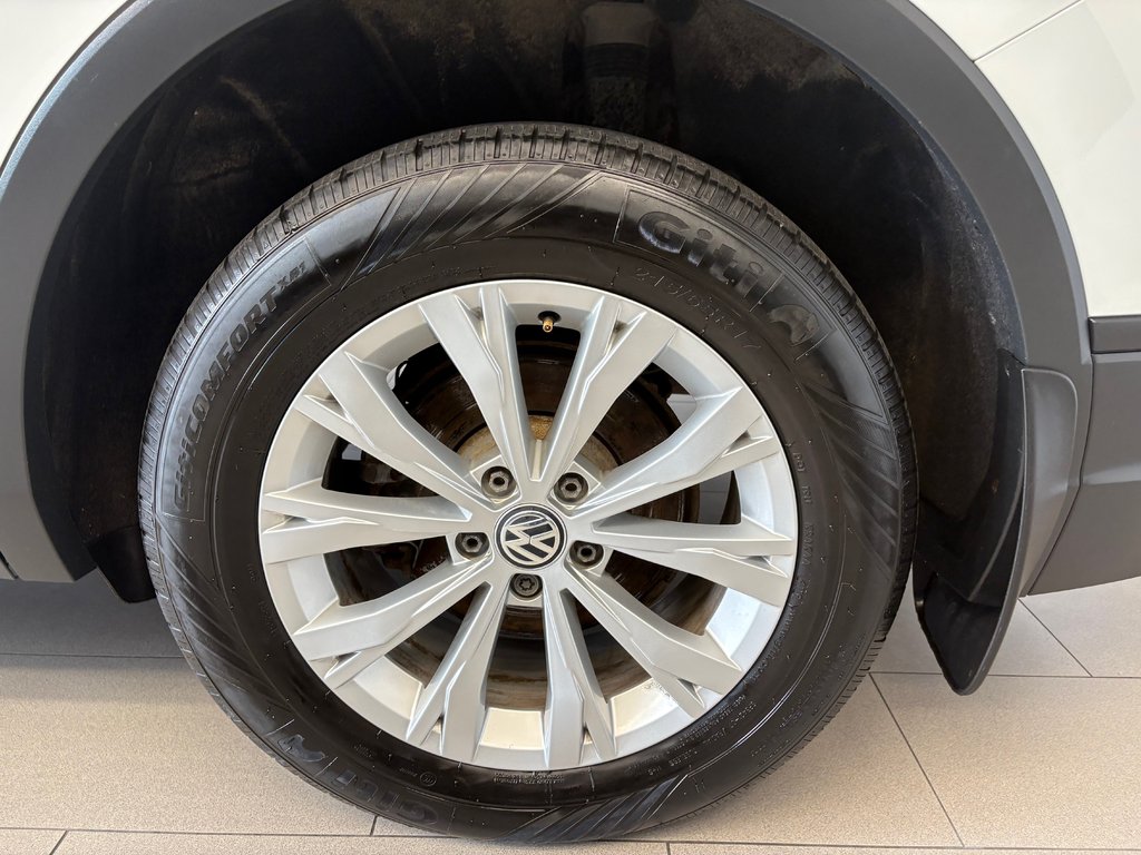 2020 Volkswagen Tiguan Trendline in Boucherville, Quebec - 4 - w1024h768px