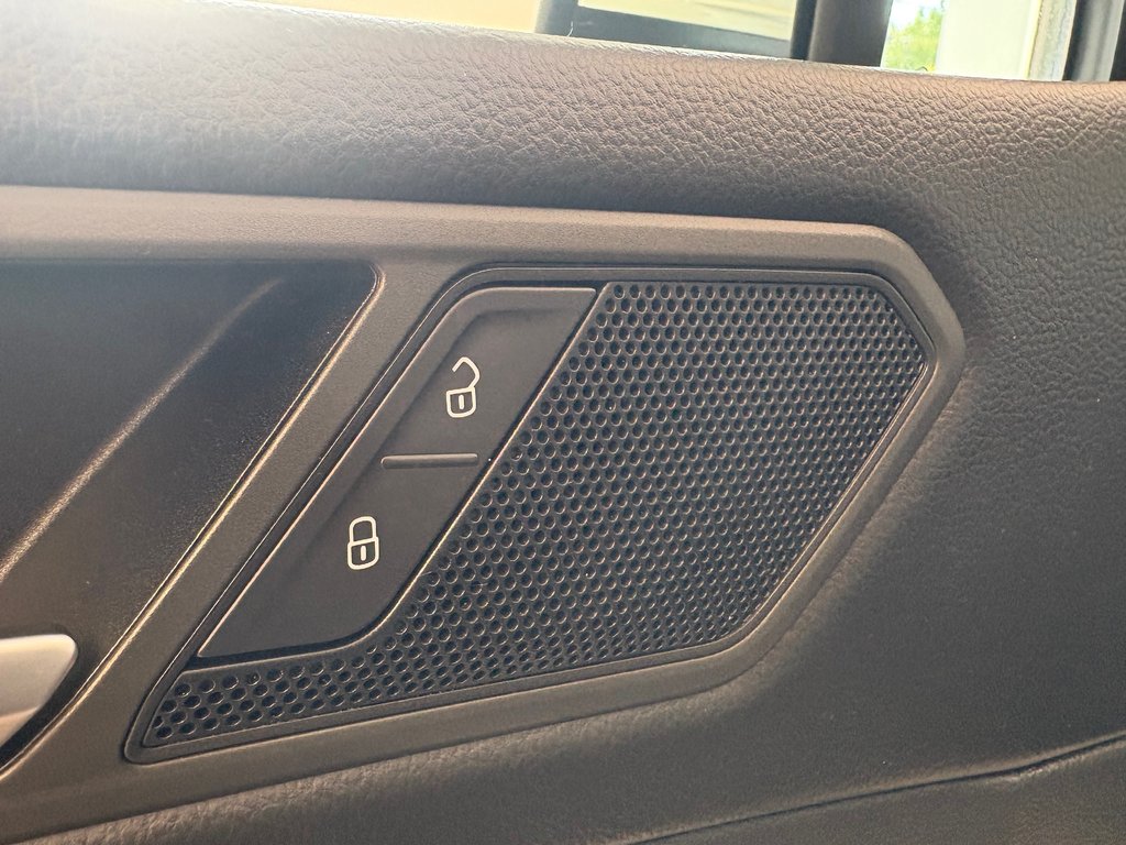 2020 Volkswagen Tiguan Trendline in Boucherville, Quebec - 17 - w1024h768px
