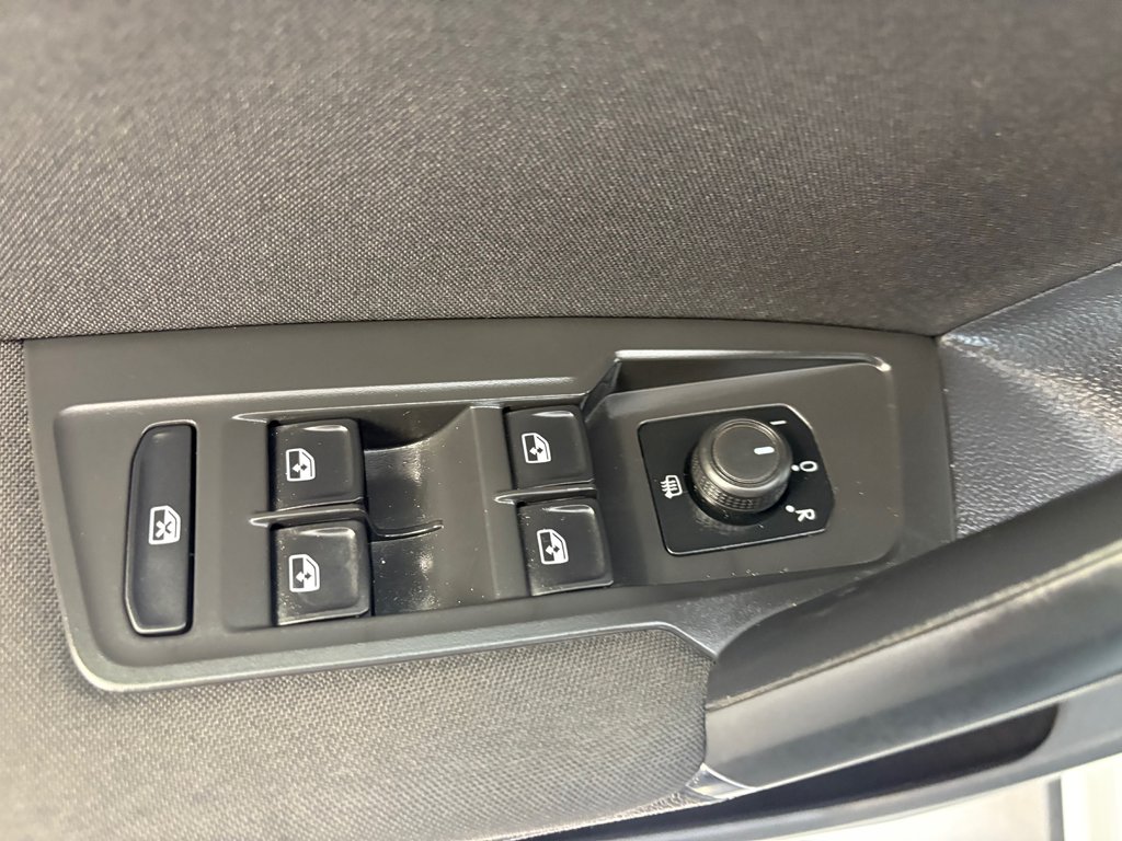 2020 Volkswagen Tiguan Trendline in Boucherville, Quebec - 16 - w1024h768px