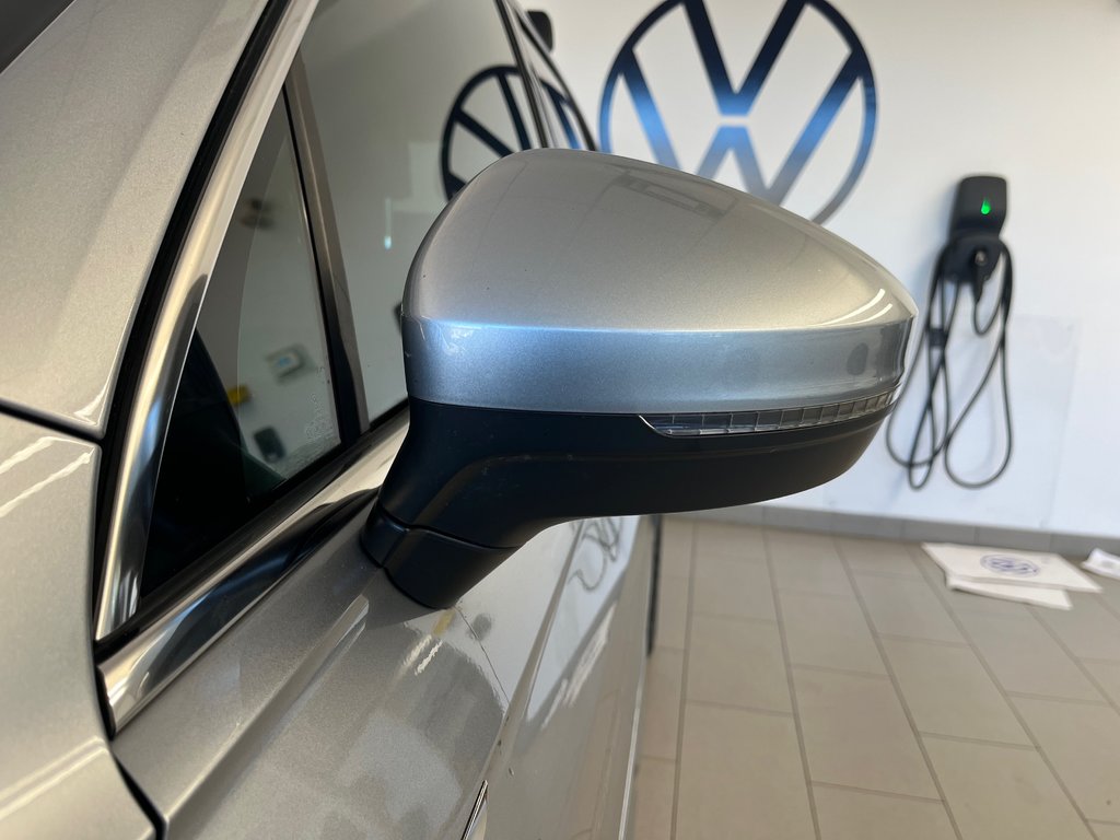 2021 Volkswagen Tiguan Highline in Boucherville, Quebec - 27 - w1024h768px