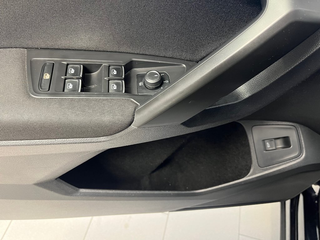 2021 Volkswagen Tiguan UNITED COMFORTLINE in Boucherville, Quebec - 34 - w1024h768px