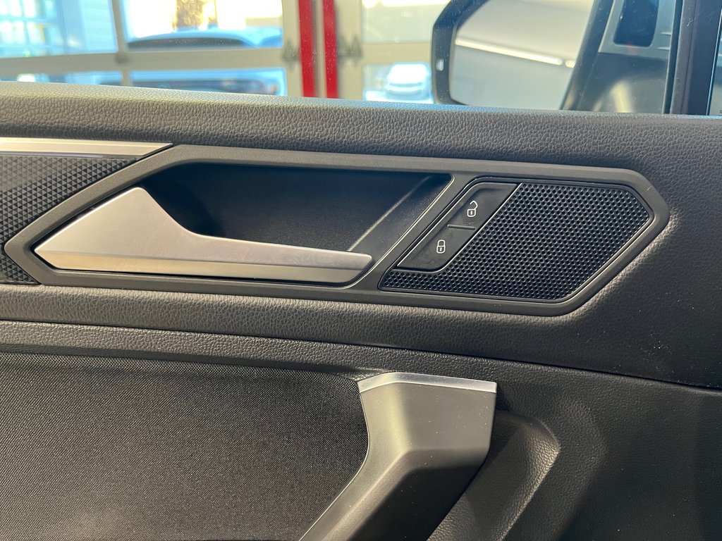 2021 Volkswagen Tiguan UNITED COMFORTLINE in Boucherville, Quebec - 35 - w1024h768px