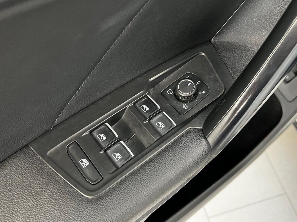Volkswagen Tiguan Highline 2021 à Boucherville, Québec - 13 - w1024h768px