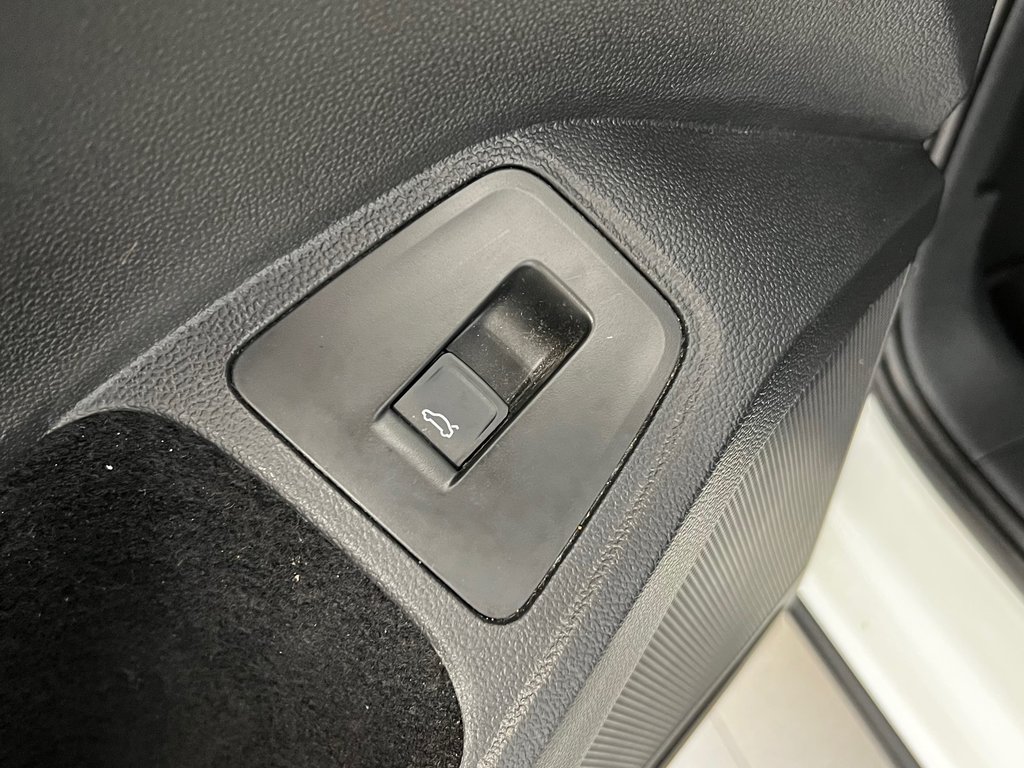 Volkswagen Tiguan Highline 2021 à Boucherville, Québec - 14 - w1024h768px