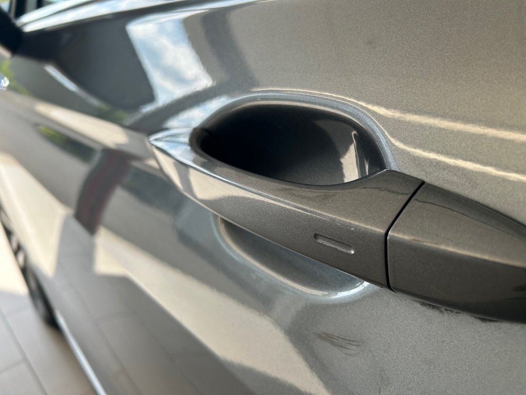 2021 Volkswagen Tiguan COMFORTLINE in Boucherville, Quebec - 11 - w1024h768px