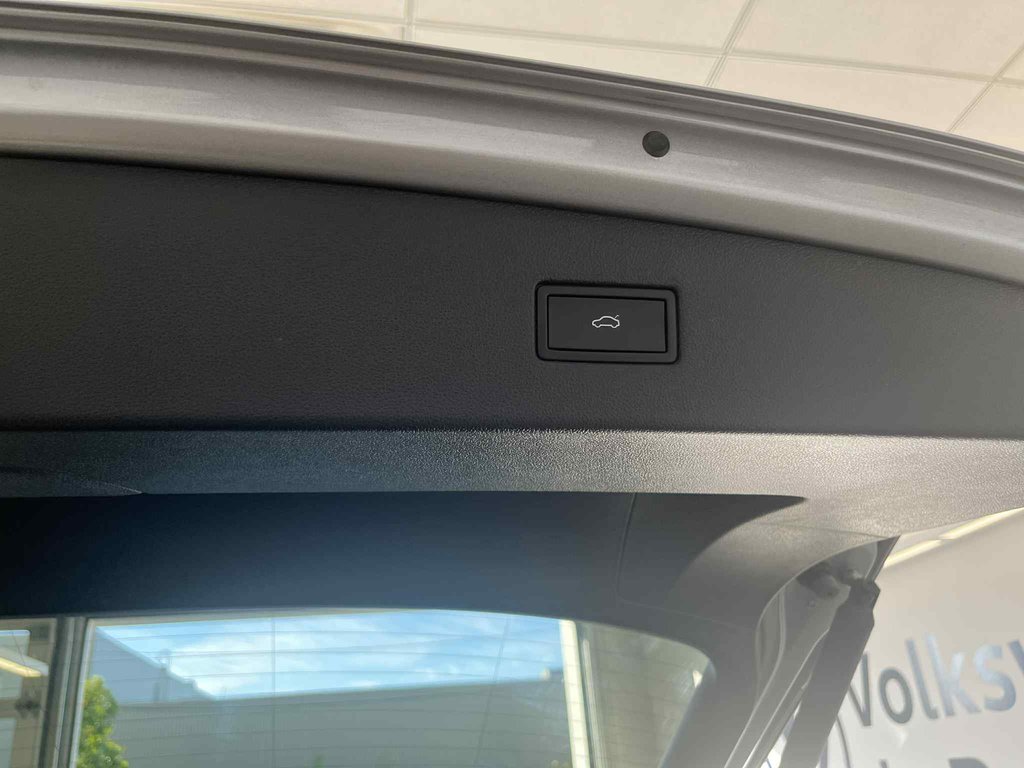 2021 Volkswagen Tiguan Comfortline United in Boucherville, Quebec - 9 - w1024h768px