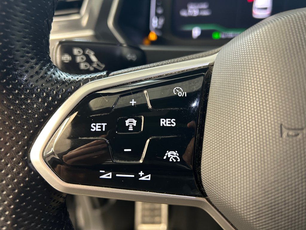 2022 Volkswagen Tiguan Comfortline R-Line Black Edition in Boucherville, Quebec - 31 - w1024h768px