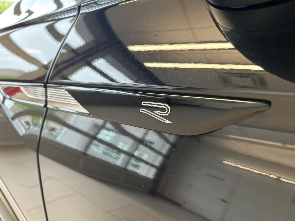 2022 Volkswagen Tiguan Comfortline R-Line Black Edition in Boucherville, Quebec - 38 - w1024h768px