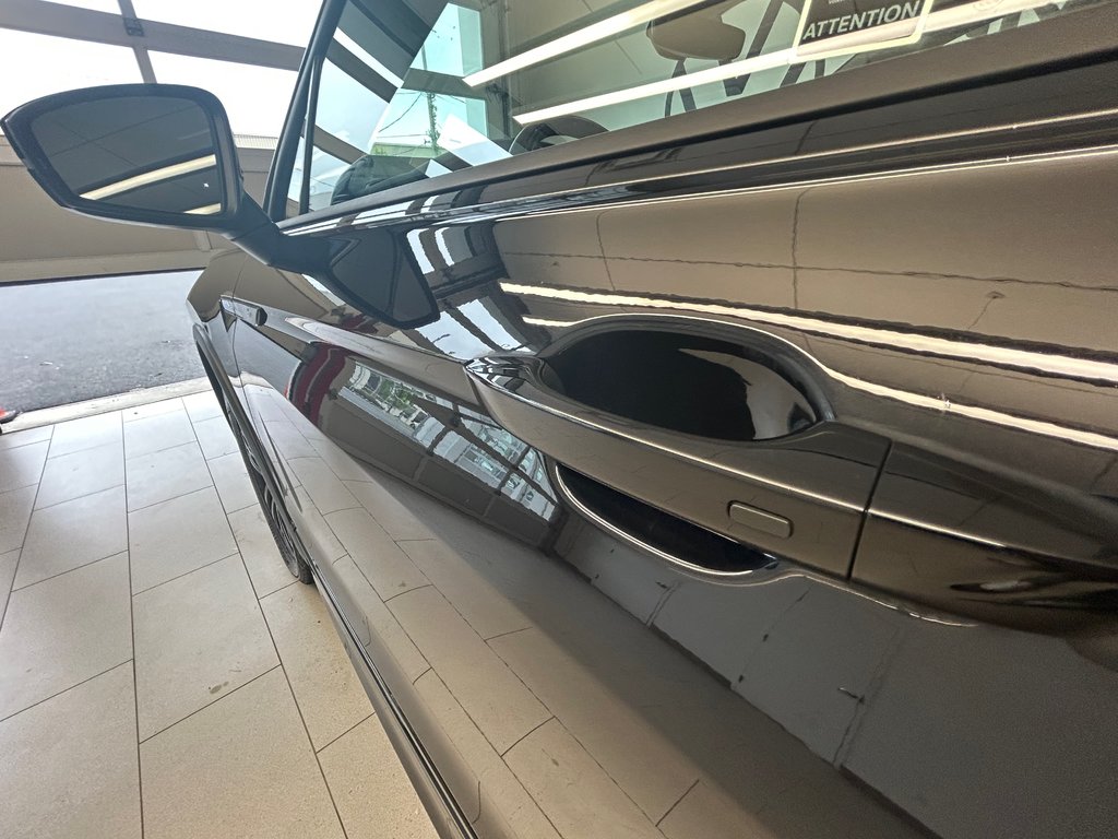 2022 Volkswagen Tiguan Comfortline R-Line Black Edition in Boucherville, Quebec - 9 - w1024h768px