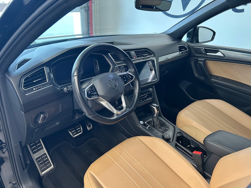 2022 Volkswagen Tiguan Comfortline R-Line Black Edition in Boucherville, Quebec - 16 - w1024h768px