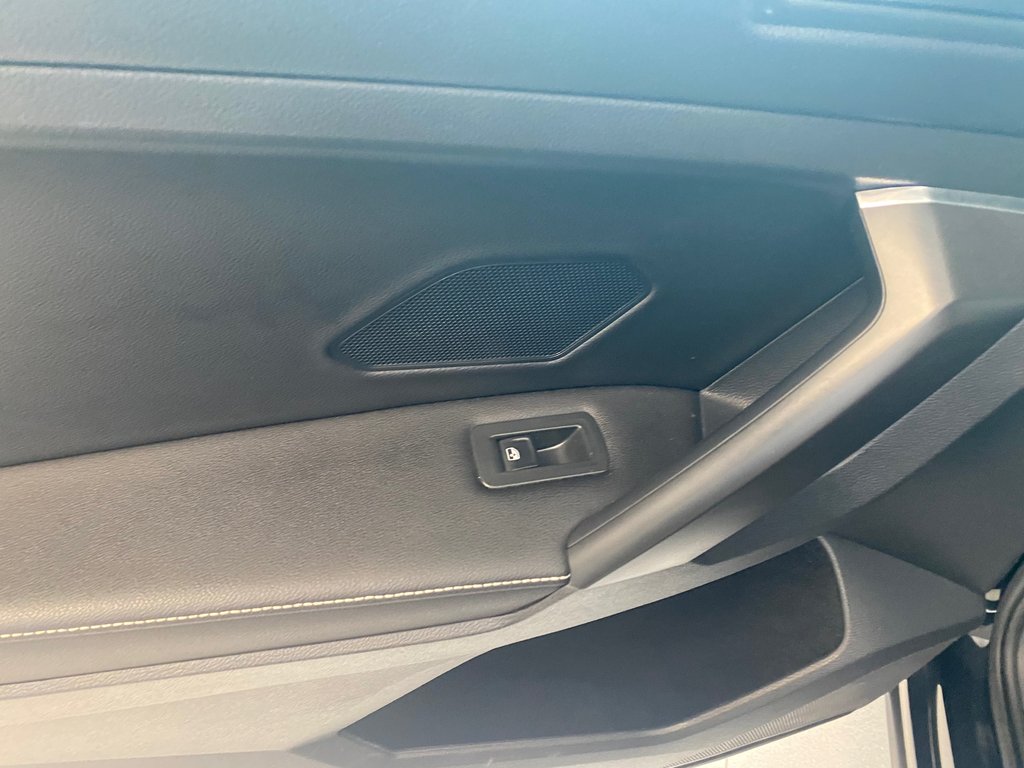 2022 Volkswagen Tiguan TRENDLINE in Boucherville, Quebec - 13 - w1024h768px
