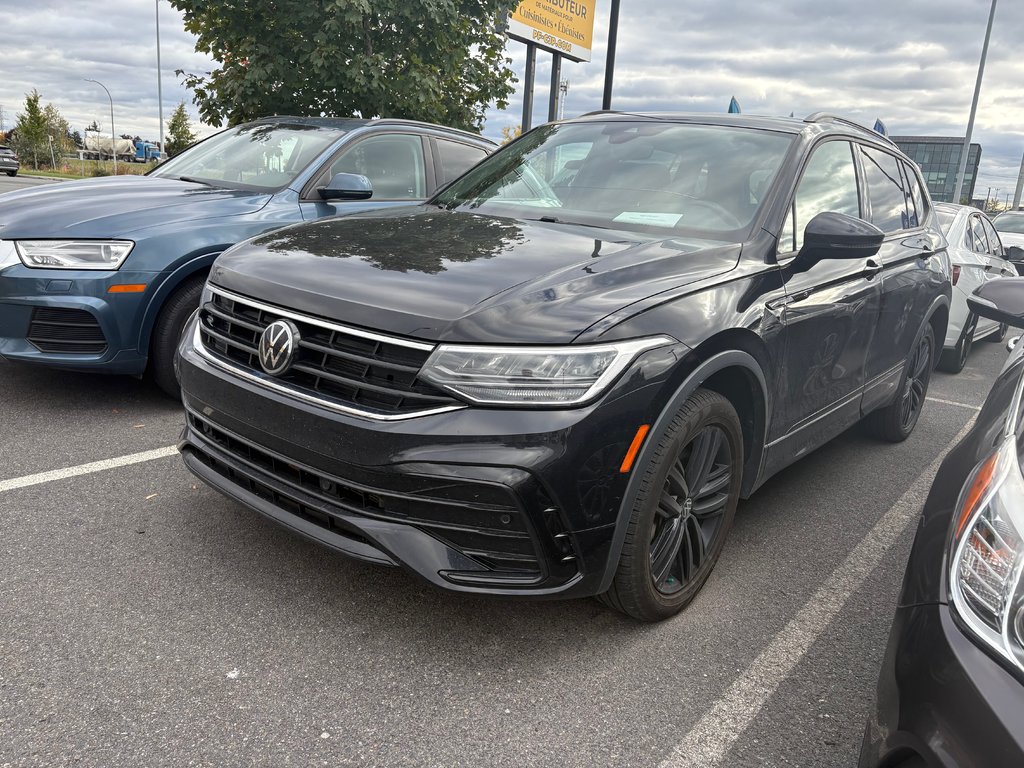 2022 Volkswagen Tiguan Comfortline R-Line Black Edition in Boucherville, Quebec - 1 - w1024h768px
