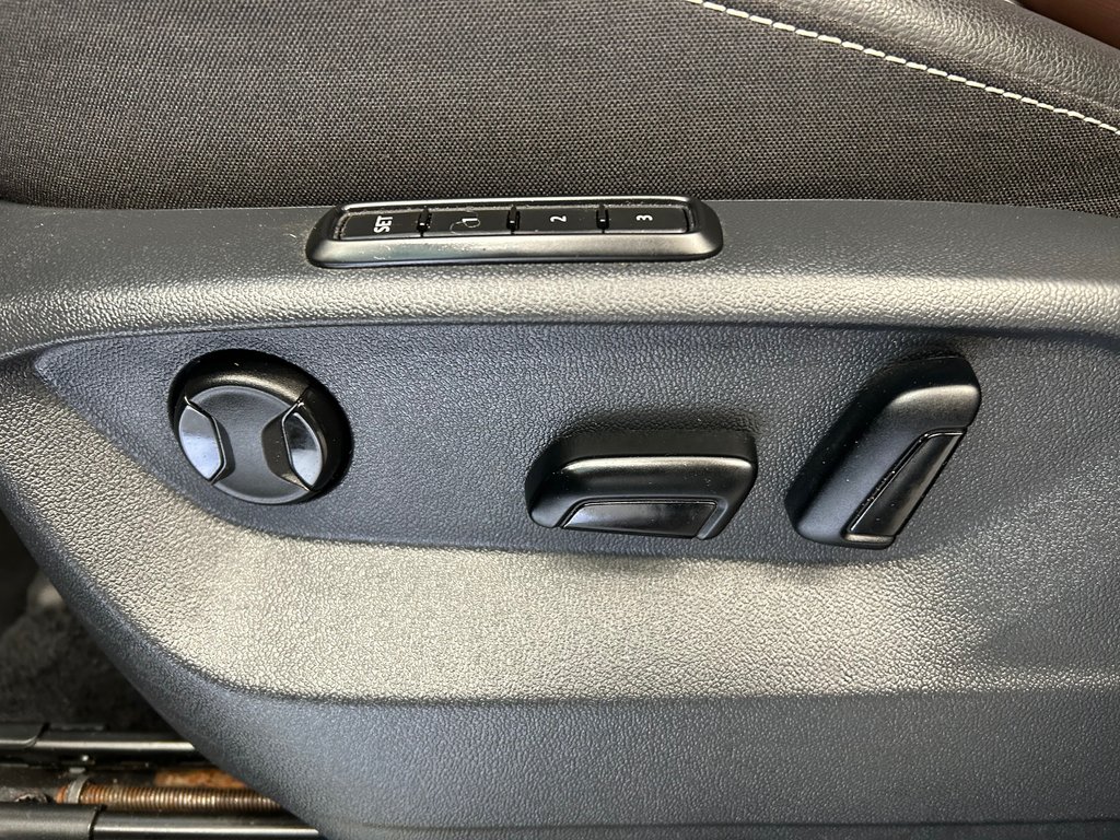 Volkswagen Tiguan HIGHLINE R-LINE 2023 à Boucherville, Québec - 31 - w1024h768px