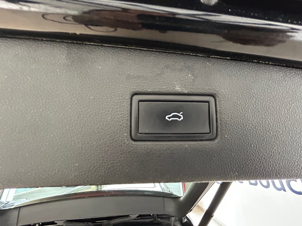 Volkswagen Tiguan HIGHLINE R-LINE 2023 à Boucherville, Québec - 10 - w1024h768px