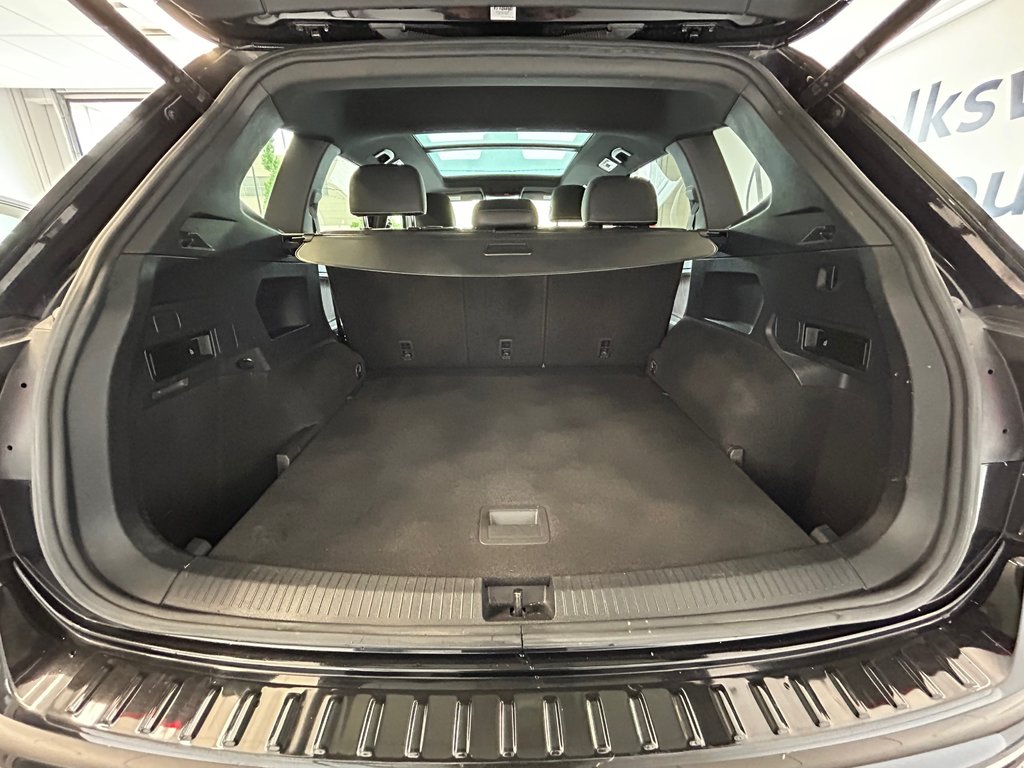 Volkswagen Tiguan HIGHLINE R-LINE 2023 à Boucherville, Québec - 8 - w1024h768px