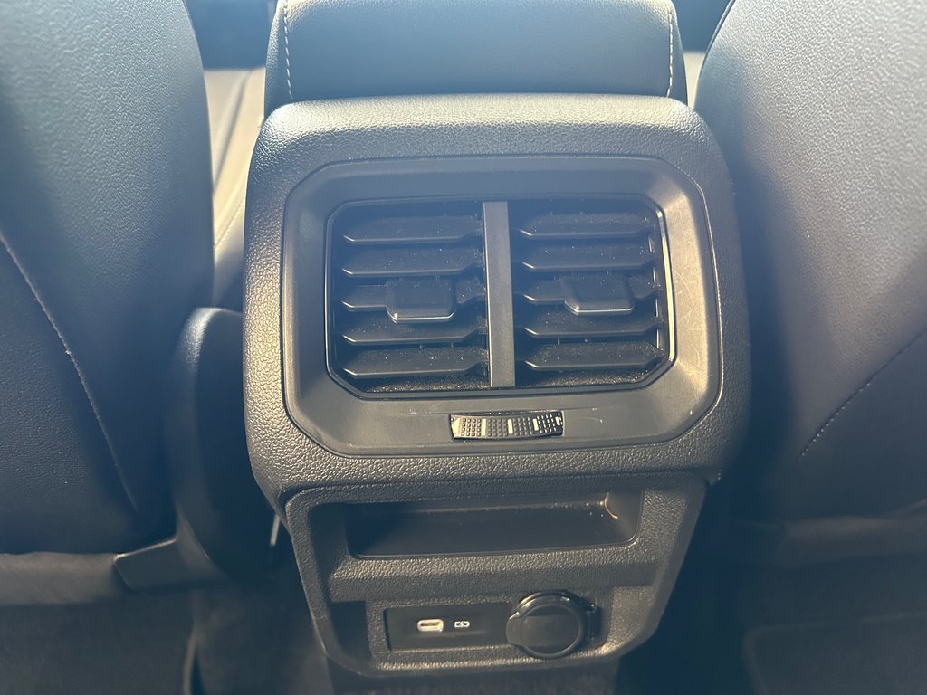 Volkswagen Tiguan COMFORTLINE 2023 à Boucherville, Québec - 35 - w1024h768px