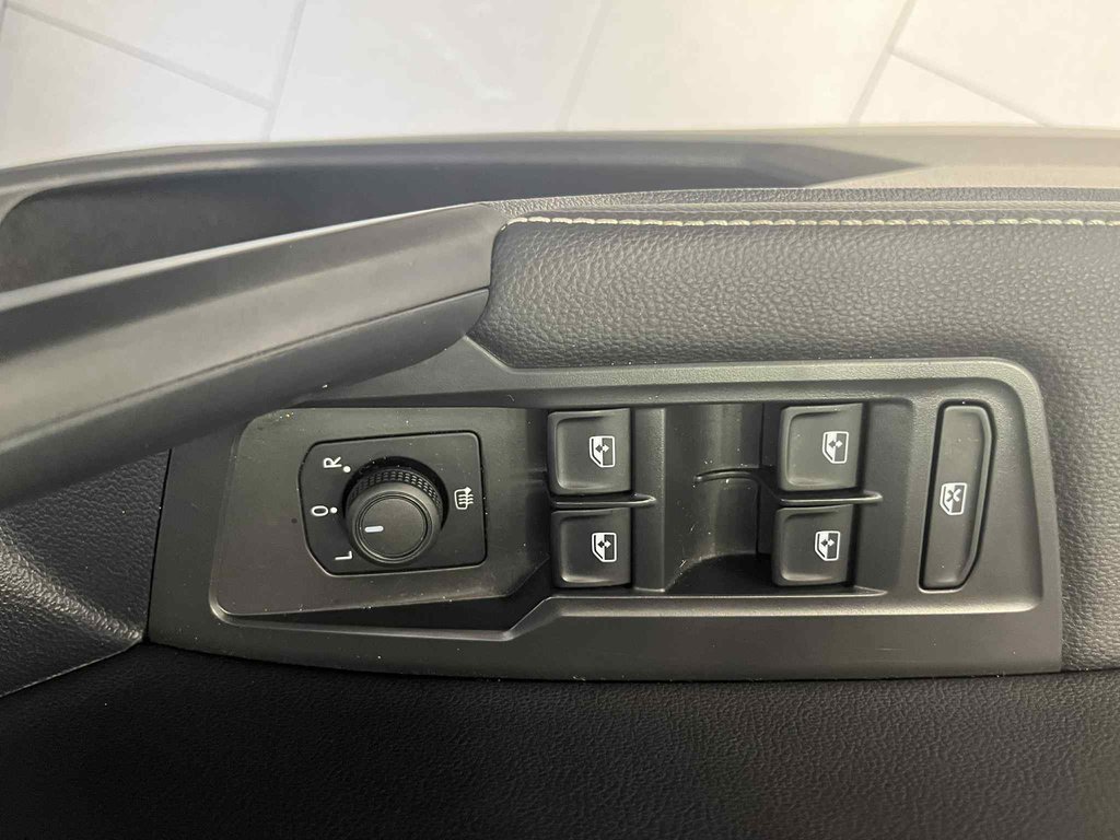 Volkswagen Tiguan Trendline 4 Motion 2023 à Boucherville, Québec - 6 - w1024h768px