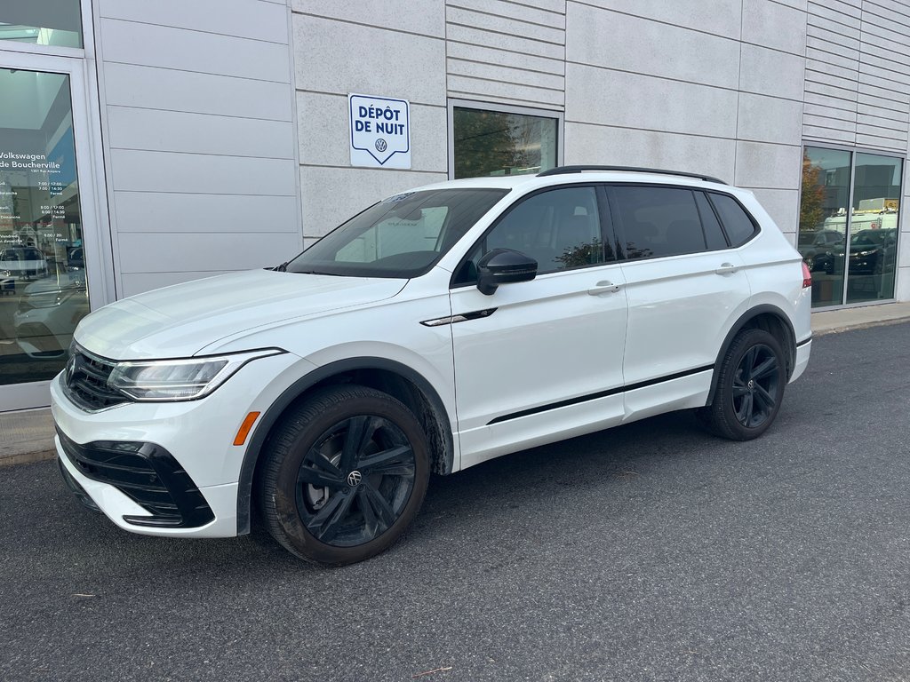 Volkswagen Tiguan Comfortline R-Line Black Edition 2024 à Boucherville, Québec - 1 - w1024h768px