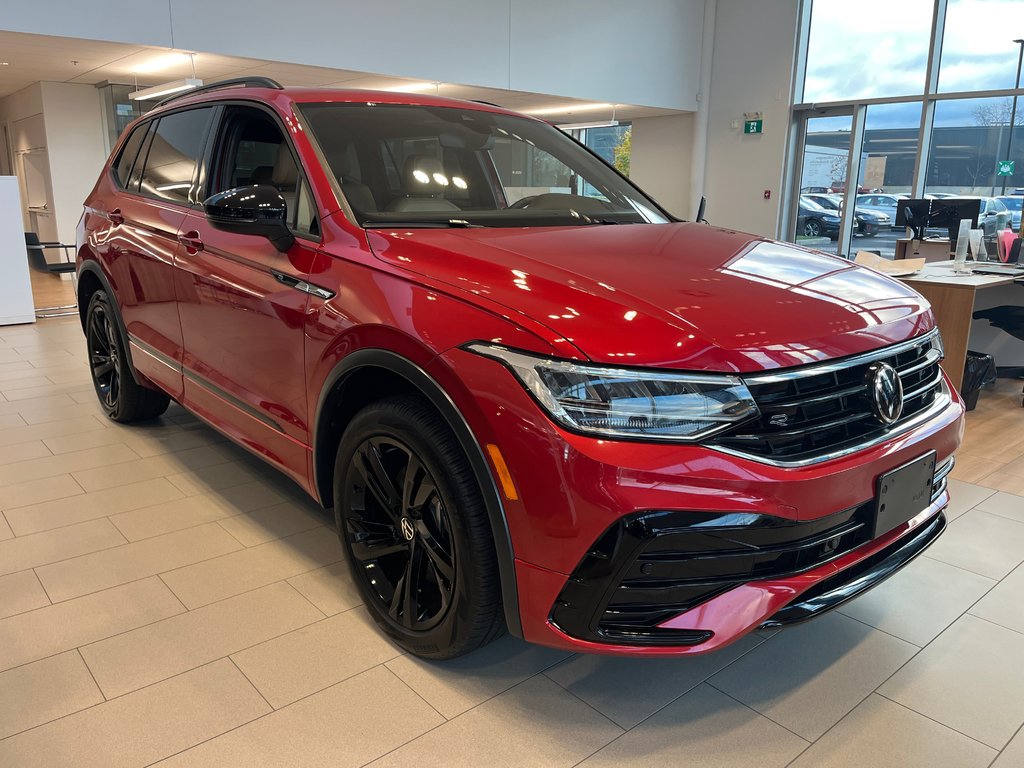 Volkswagen Tiguan Comfortline R-Line Black Edition 2024 à Boucherville, Québec - 3 - w1024h768px