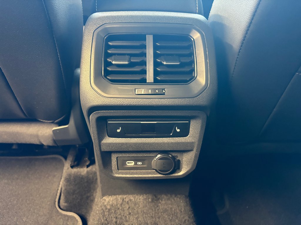 2024 Volkswagen Tiguan Highline R-Line in Boucherville, Quebec - 26 - w1024h768px