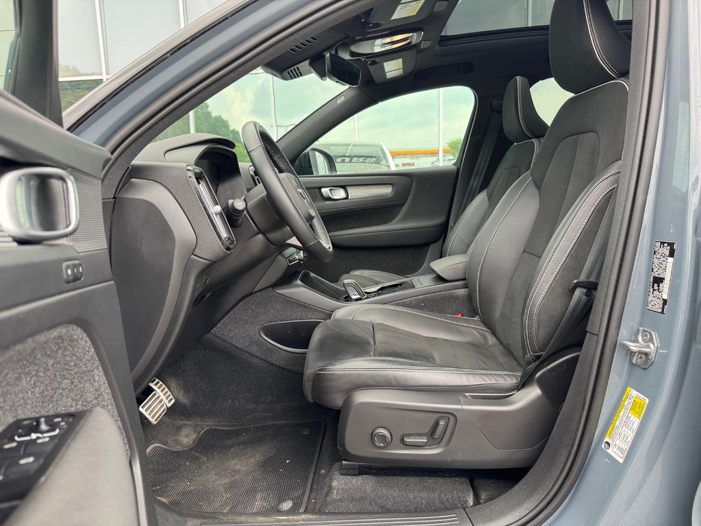 Volvo XC40 Recharge Pure Electric Plus 4D Utility AWD 2022 à Terrebonne, Québec - 9 - w1024h768px