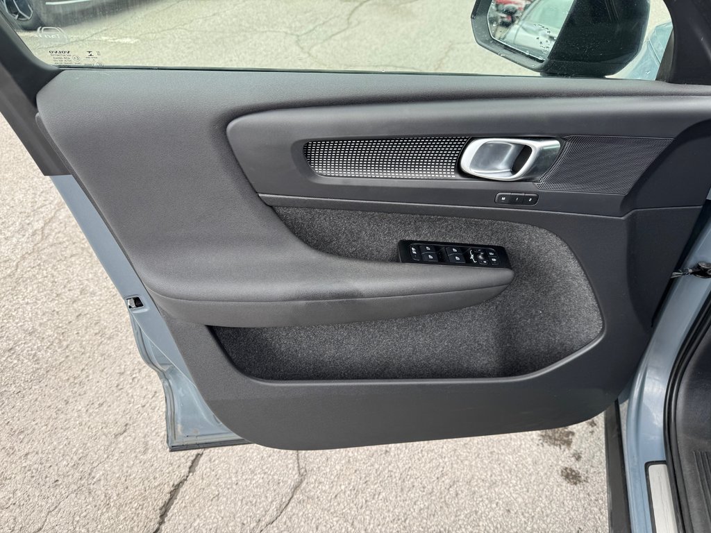 Volvo XC40 Recharge Pure Electric Plus 4D Utility AWD 2022 à Terrebonne, Québec - 8 - w1024h768px