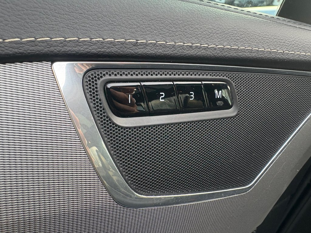 Volvo XC90 R-Design, 7 PLACES, TRÈS BAS KM 2020 à Boucherville, Québec - 26 - w1024h768px