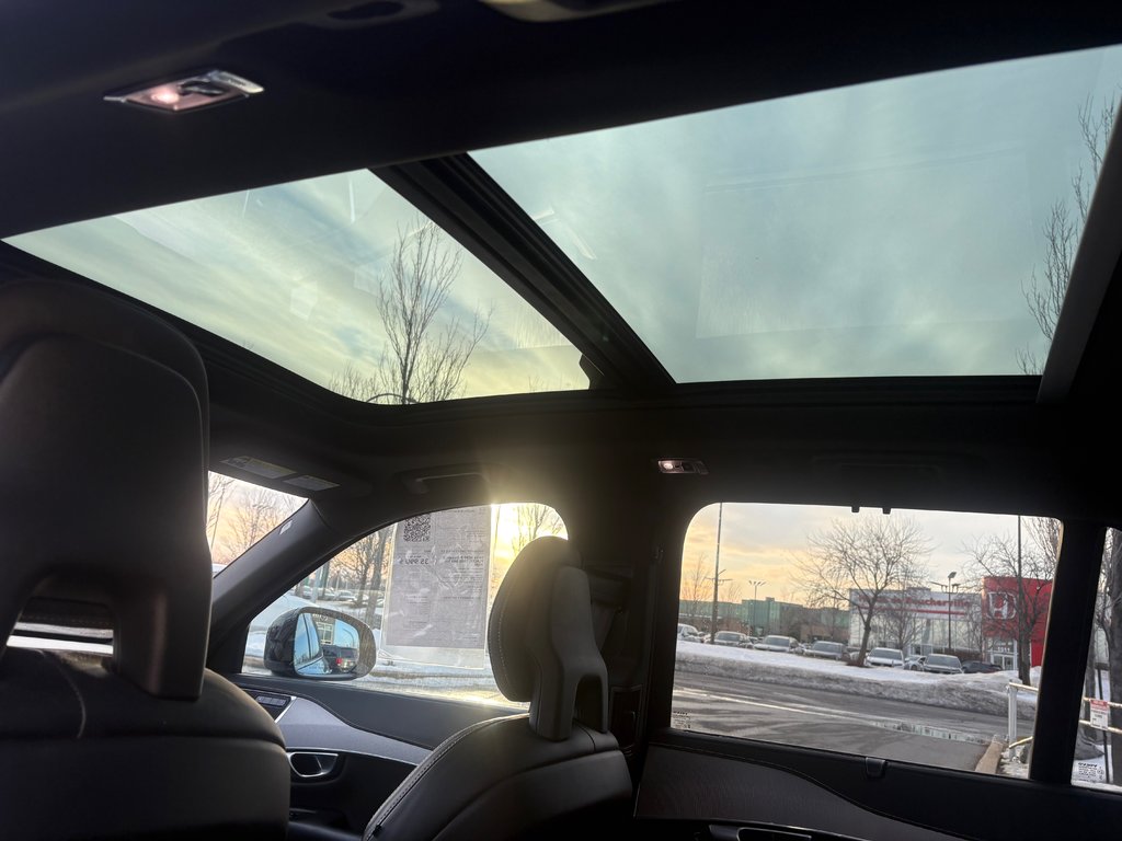 Volvo XC90 R-Design, 7 PLACES, TRÈS BAS KM 2020 à Boucherville, Québec - 20 - w1024h768px