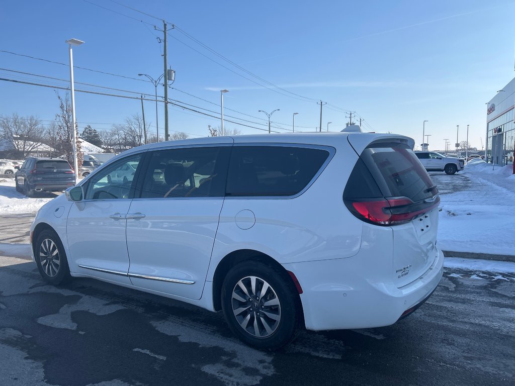 2022 Chrysler Pacifica Hybrid Limited-3