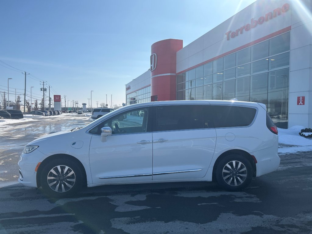 2022 Chrysler Pacifica Hybrid Limited-2