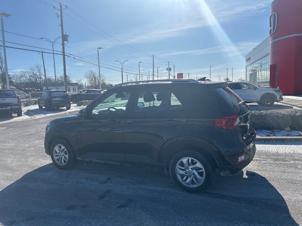 2021 Hyundai Venue Preferred-2