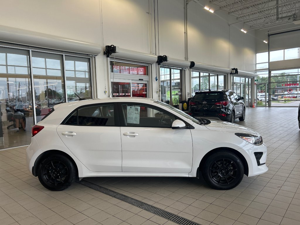 2022 Kia Rio 5-door LX-3