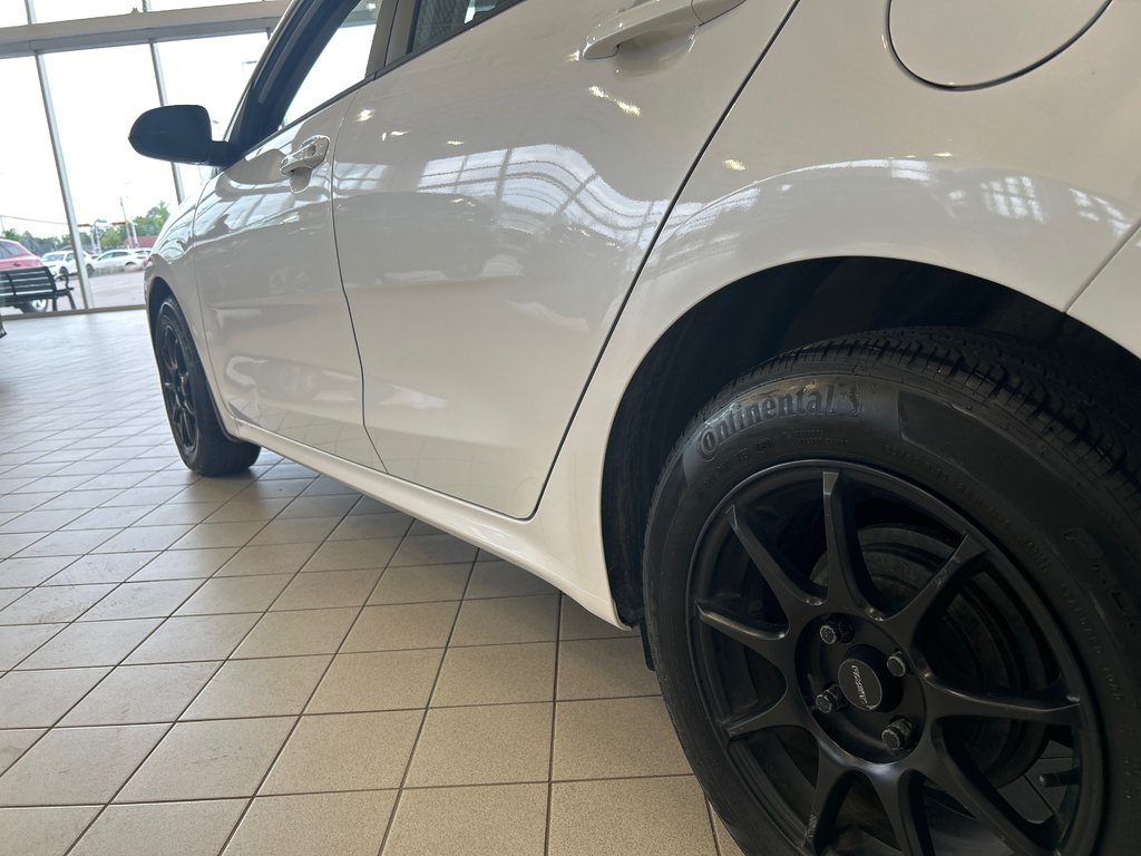 2022 Kia Rio 5-door LX-7