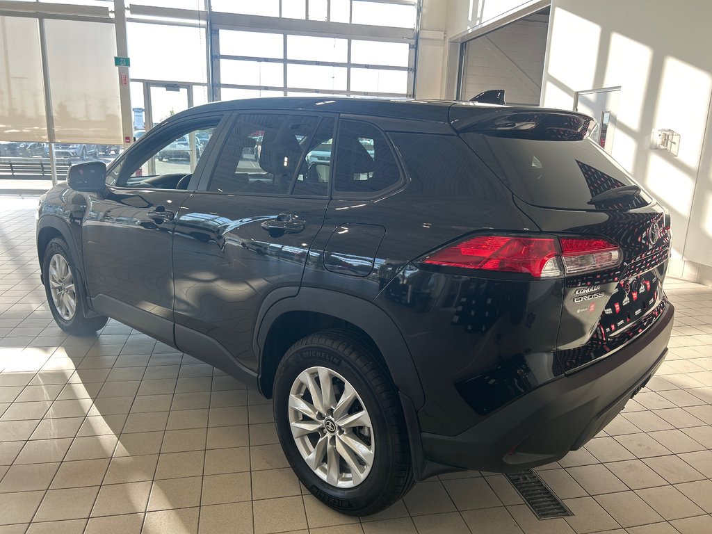 Toyota COROLLA CROSS LE 2023-7