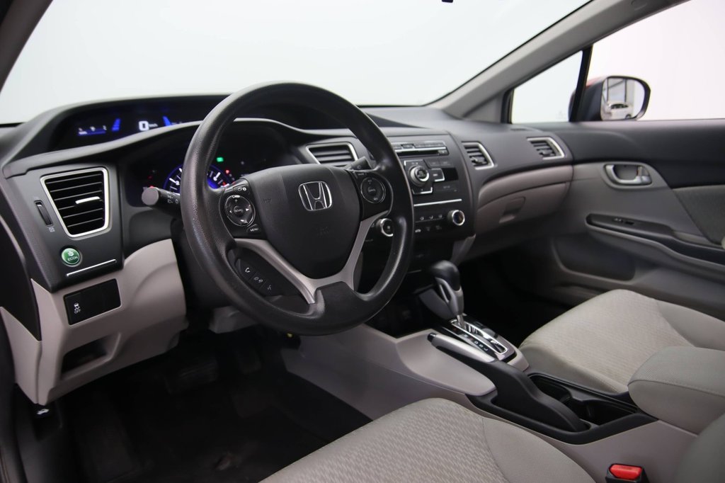 2015  Civic LX in Chicoutimi, Quebec - 7 - w1024h768px
